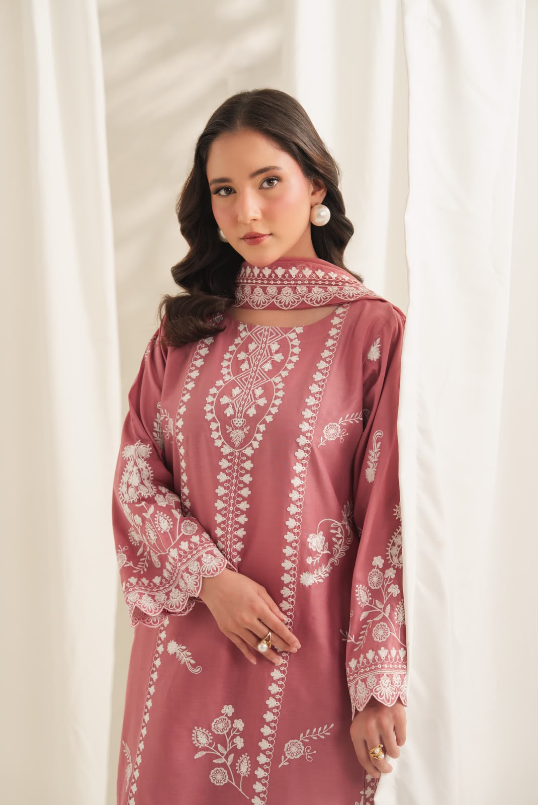 ELAAN EMBROIDERED 3PC — view 1